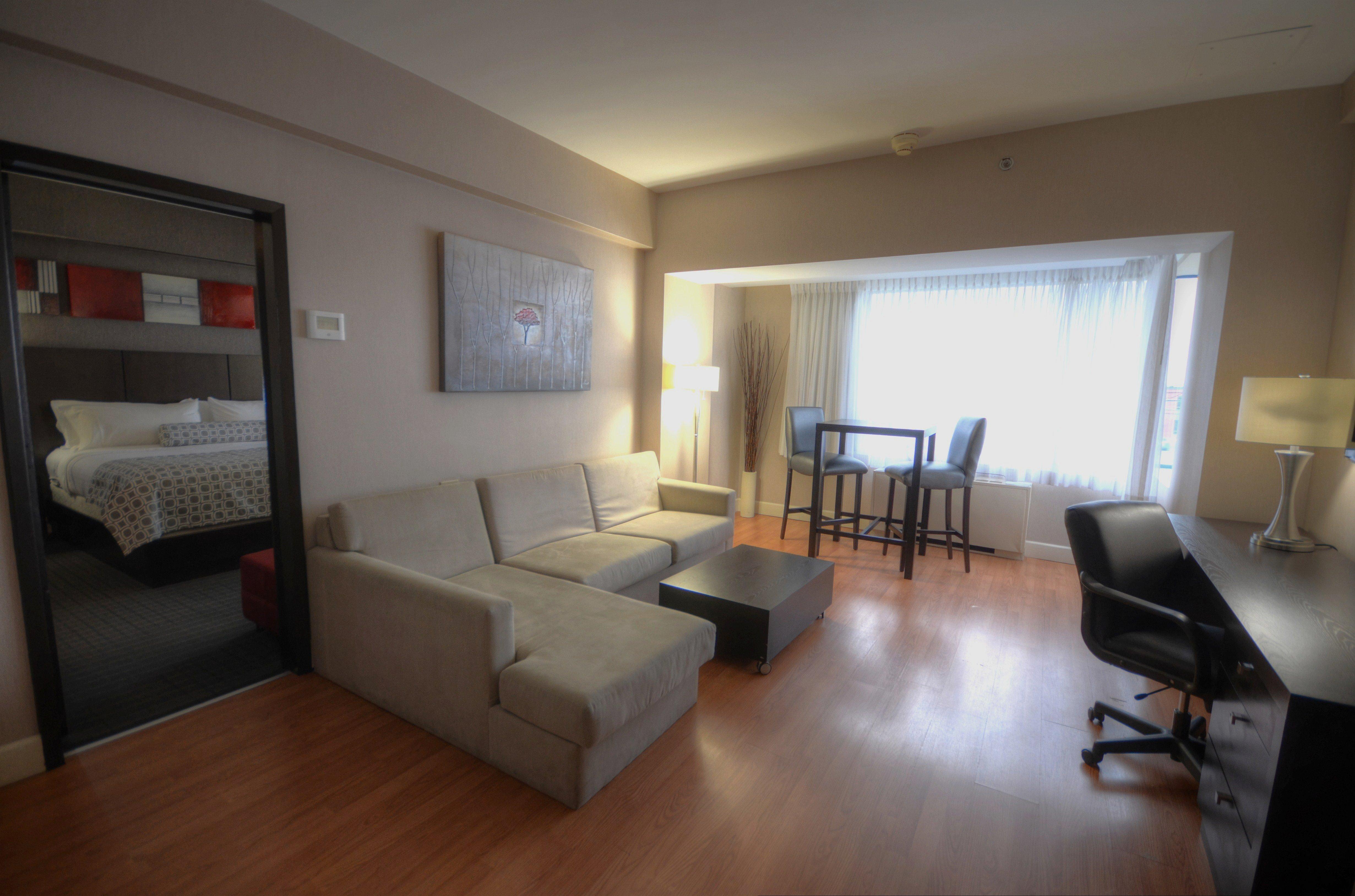 Armon Plaza Montreal Airpt, Trademark Collection By Wyndham Exterior photo
