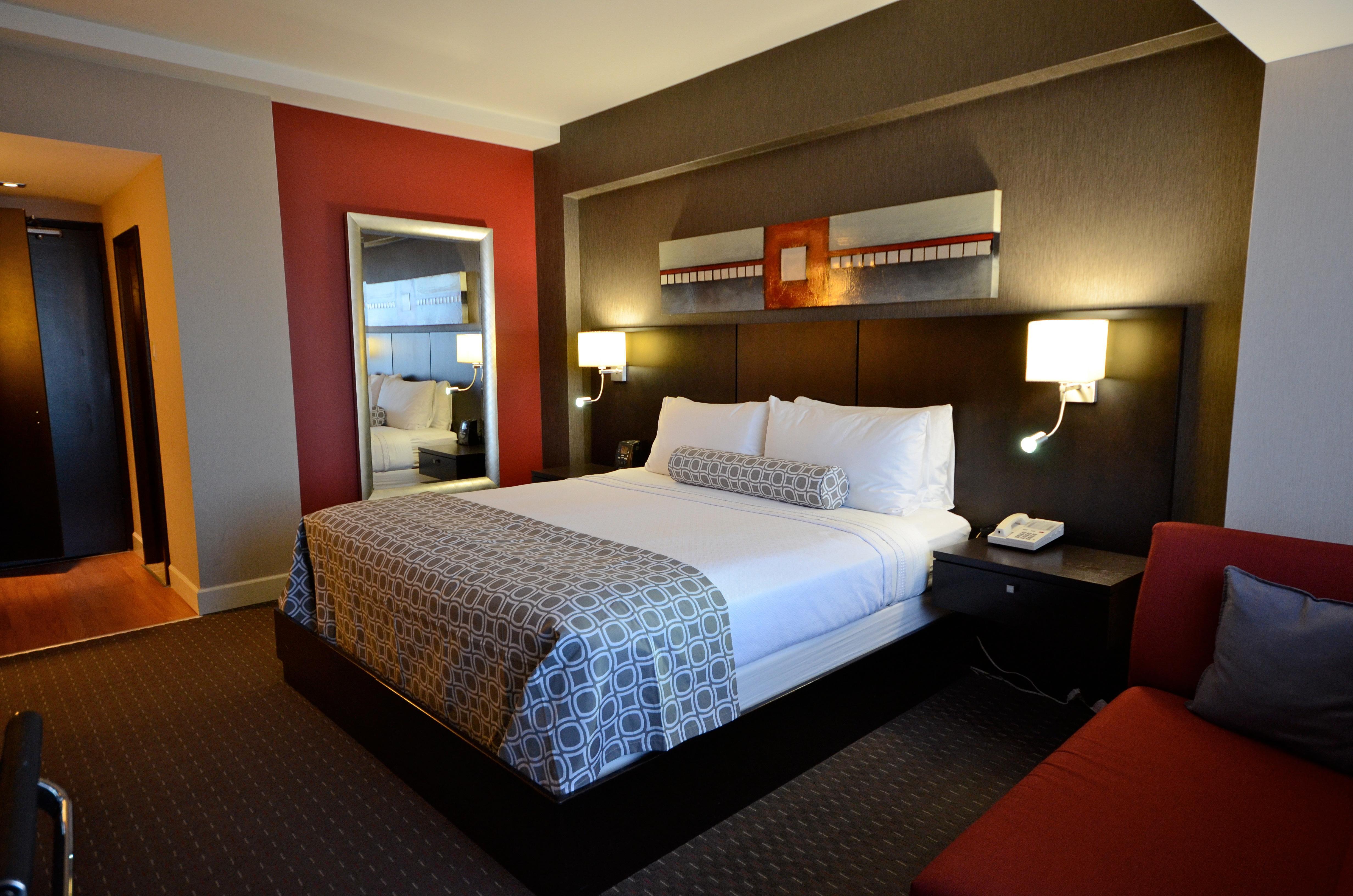 Armon Plaza Montreal Airpt, Trademark Collection By Wyndham Exterior photo