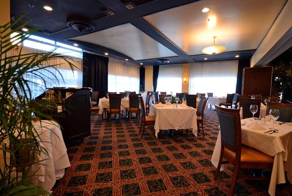 Armon Plaza Montreal Airpt, Trademark Collection By Wyndham Restaurant photo