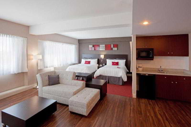 Armon Plaza Montreal Airpt, Trademark Collection By Wyndham Room photo