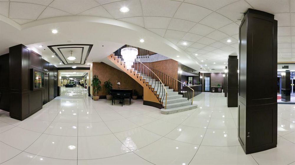 Armon Plaza Montreal Airpt, Trademark Collection By Wyndham Exterior photo