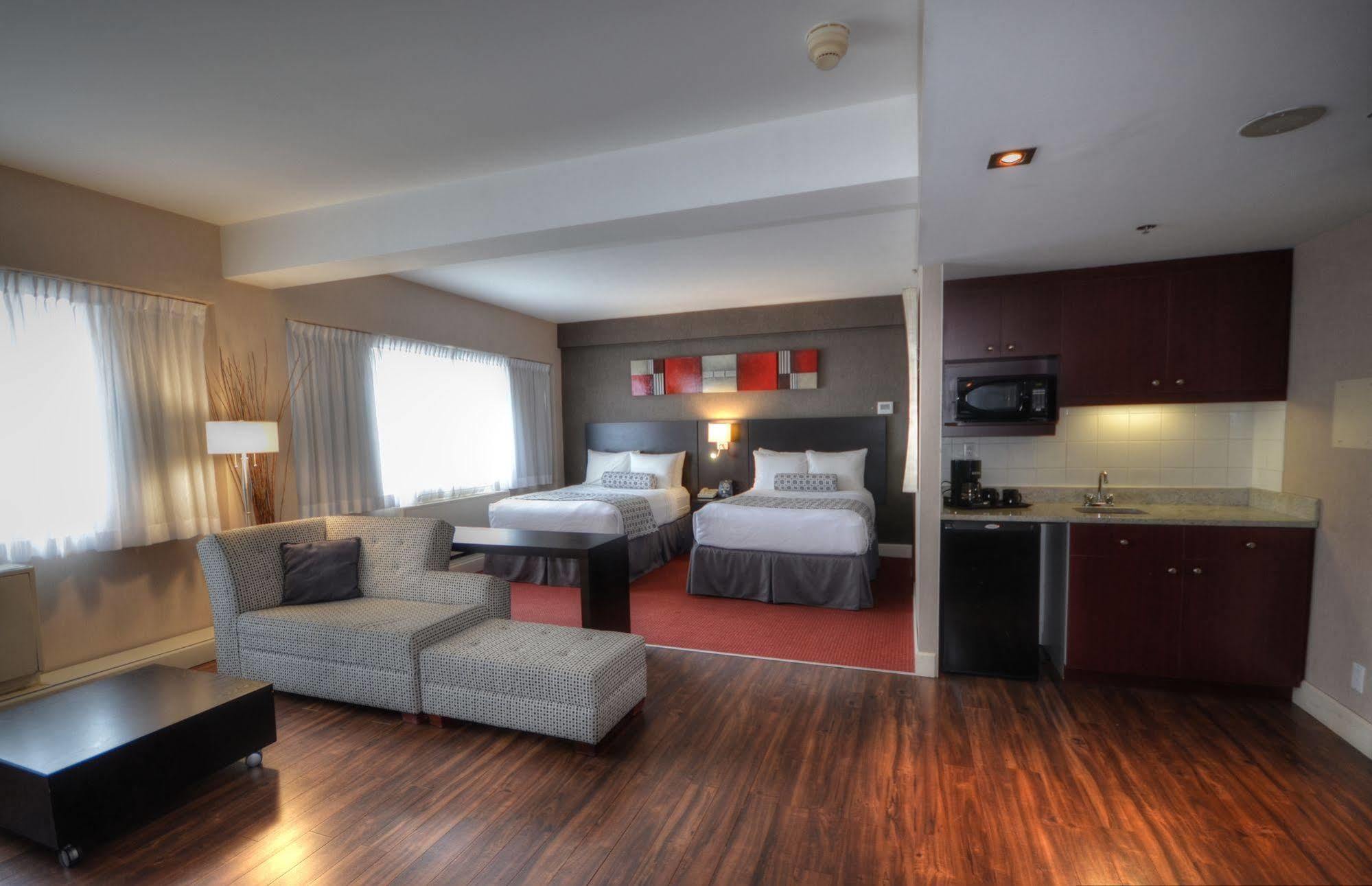 Armon Plaza Montreal Airpt, Trademark Collection By Wyndham Exterior photo